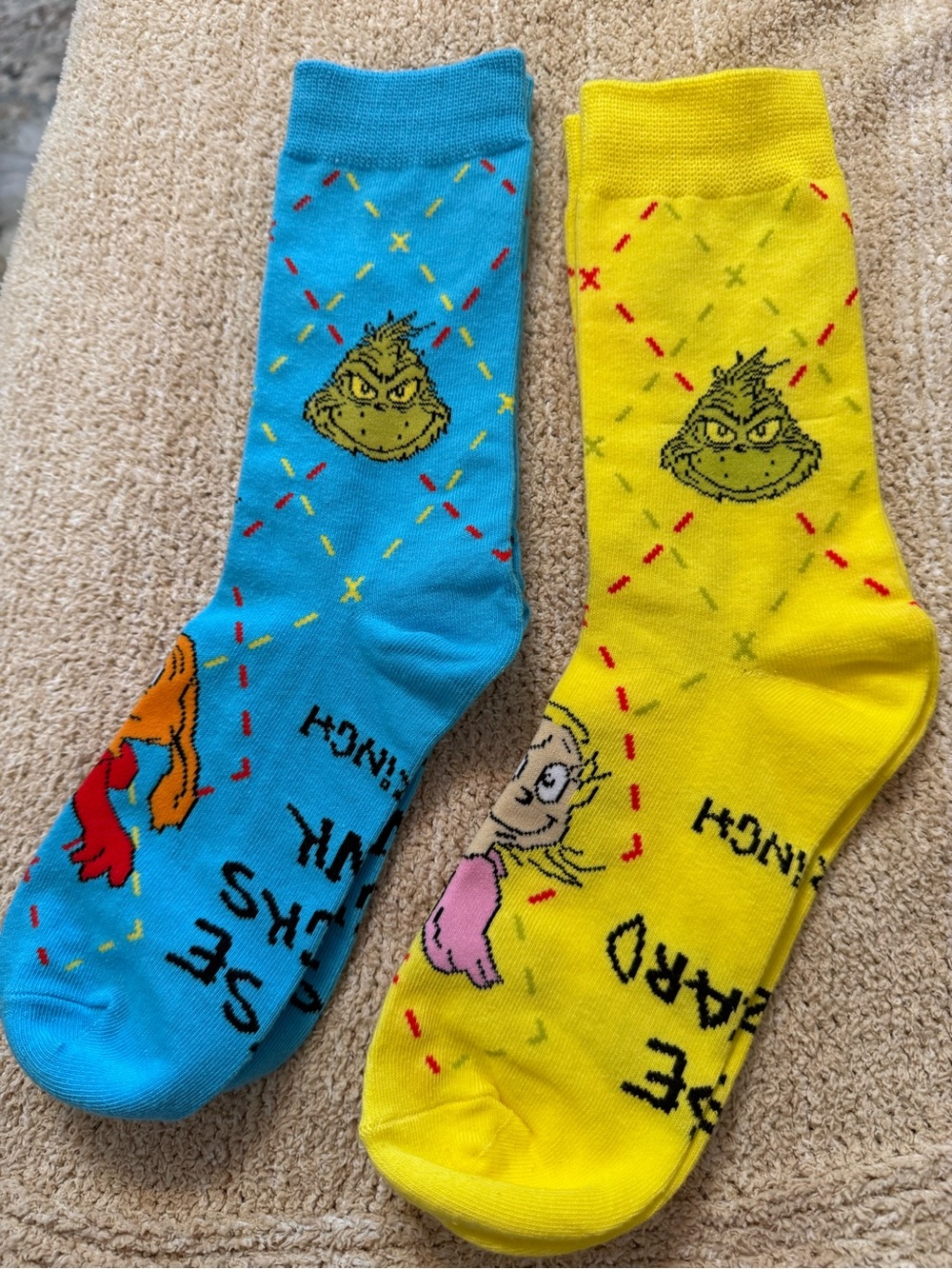 McDonald's -New- The Grinch Novelty Crew Socks - Blue & Yellow